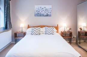 Superb location 2 bed house in Clifton by MyCityHaven